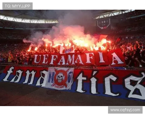 欧足联因球迷燃放烟火对流浪者处以20000欧元罚款